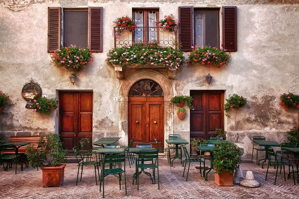 Eggers, Julie 아티스트의 Italy-Tuscany-Pienza Tables and chairs set up outside for outdoor dining in the town of Pienza작품입니다.